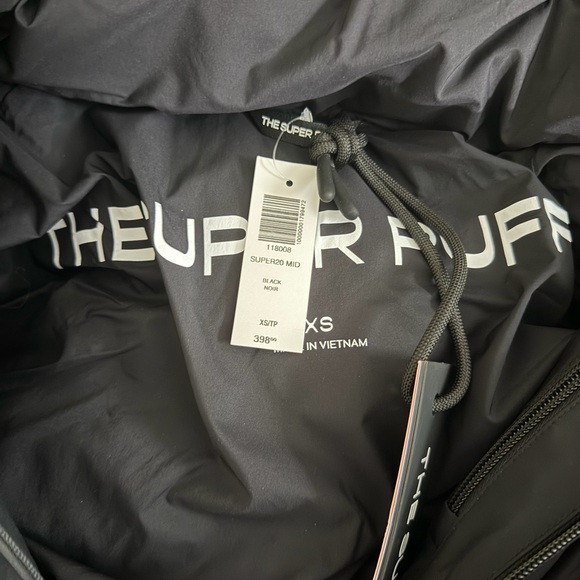 Brand New Aritzia Mid Length Rainstop Super Puff in Color Black Size XS - Picture 4 of 4